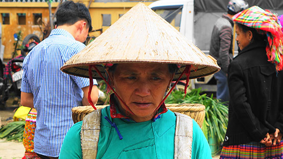 Vietnam: il mercato di Bac Ha e la colorata etnia dei Hmong fioriti